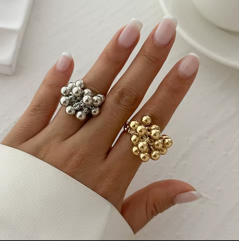 Elegant Gold and Silver Cluster Rings - Picture 3 of 9